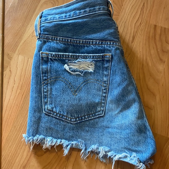 Levi Jean shorts - Picture 2 of 2